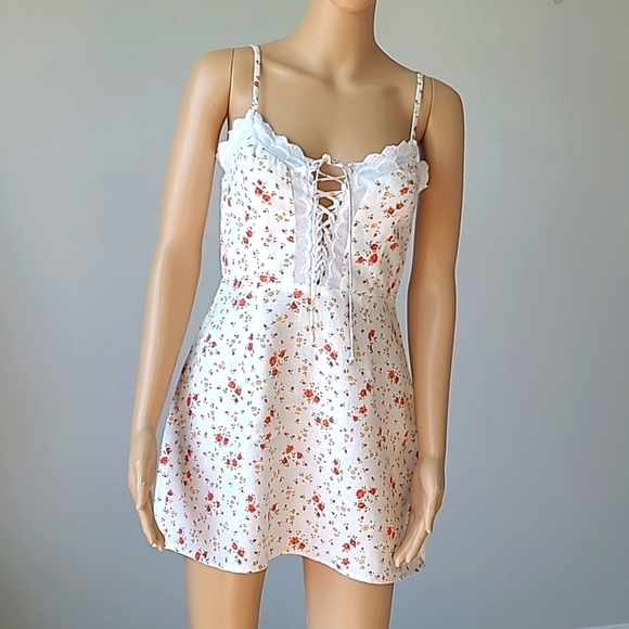 Reformation Dresses & Skirts - Reformation Reid Floral Linen Mini Dress